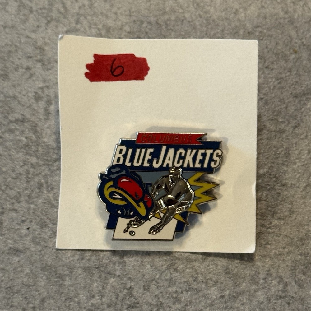Vintage Columbus Blue Jackets Logo Hockey pin Flash Player NHL 90s CCM